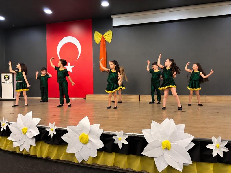 Sahne performansımızdan bir kare